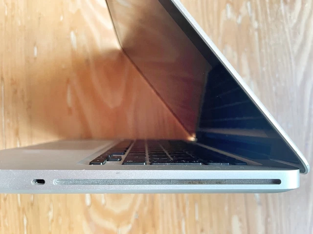 MacBook pro 13 Late 2011 2,4 GHz Intel Core i5 4GB SSD 256 GB 10