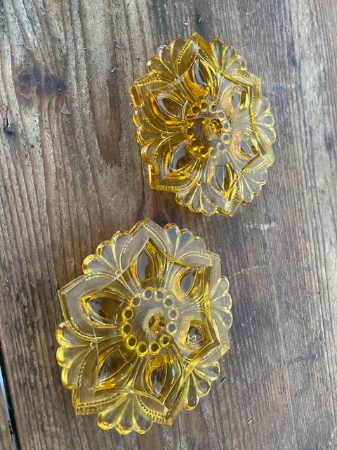 2 Glass Drapery Tie Back Decorations Antique Flower Amber Beautiful Buttons ??? 4
