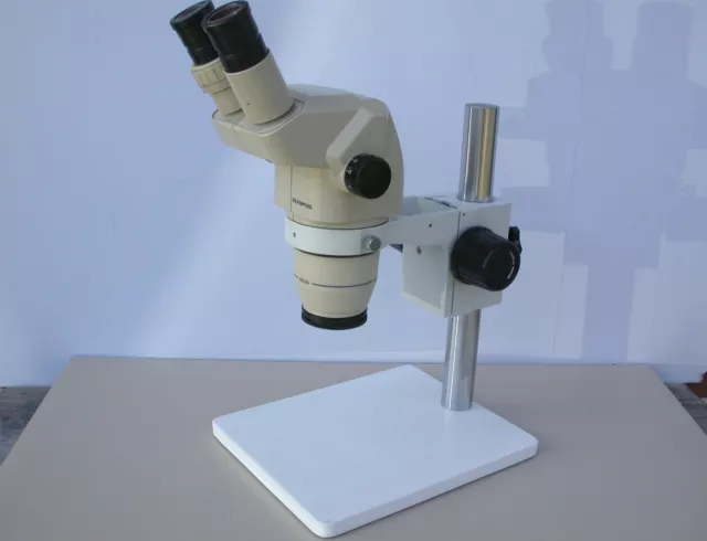 OLYMPUS SZ3060 microscope  + 10x eyepieces  ZOOM