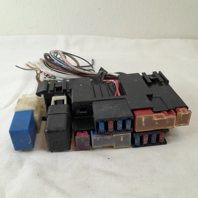 20032006 INFINITI G35 Sedan Engine Fuse Box Relay Link Holder