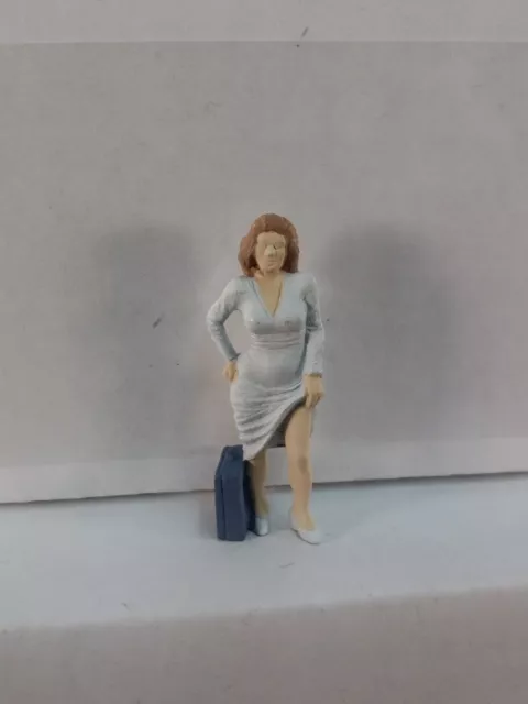 Arttista #1178 - Hitchhiking Woman - O Scale Figure - Model Trains - NEW