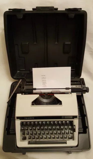Vintage 1970s TRIUMPH Gabriele 12 Portable Manual Typewriter Made in JAPAN With