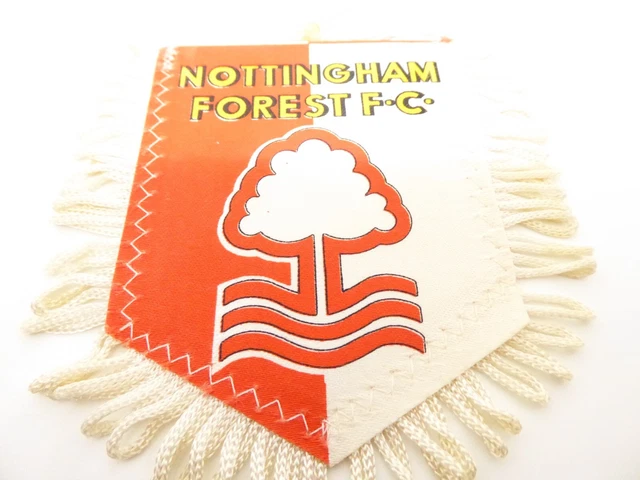 Fanion FC Zurich (FCZ) – Vintage 9x11 Cm, Logo Brodé, Occasion Très Bon état