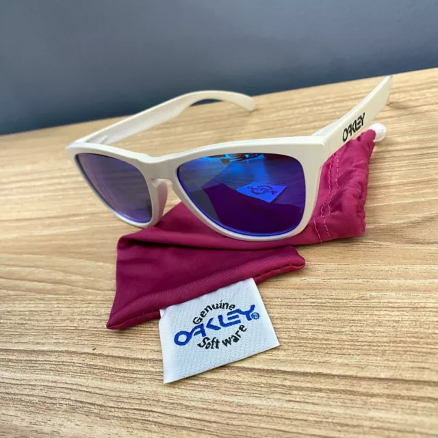 Oakley - Classic Frogskins Sunglasses - OO9245-17 Matte White/Sapphire Iridium