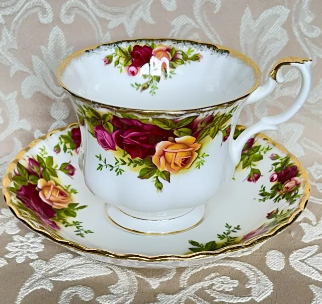Royal Albert Old Country Roses Bone China Tea Cup And Saucer 1960’s