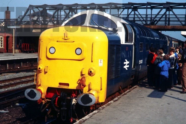 35mm Slide BR British Rail Diesel Loco Class 55 Deltic 55003 Doncaster 1979 Orig