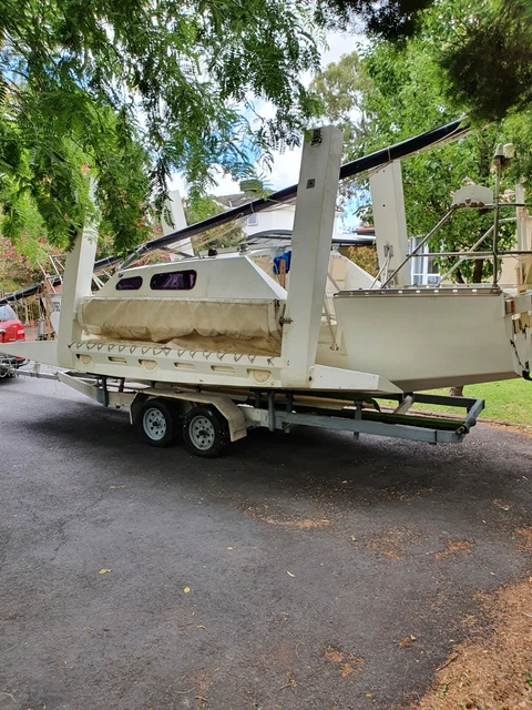 Sailing Boat Trimaran Farrier 720 2