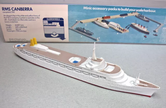 TRIANG MINIC SHIP RMS CANBERRA M715 Hong Kong 1976 Hornby issue VG Blue box