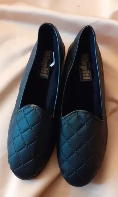 Paire De Chaussures Noires Taille 41  Femme Fourrees Wapiti Neuves Talon 2,5 Cm