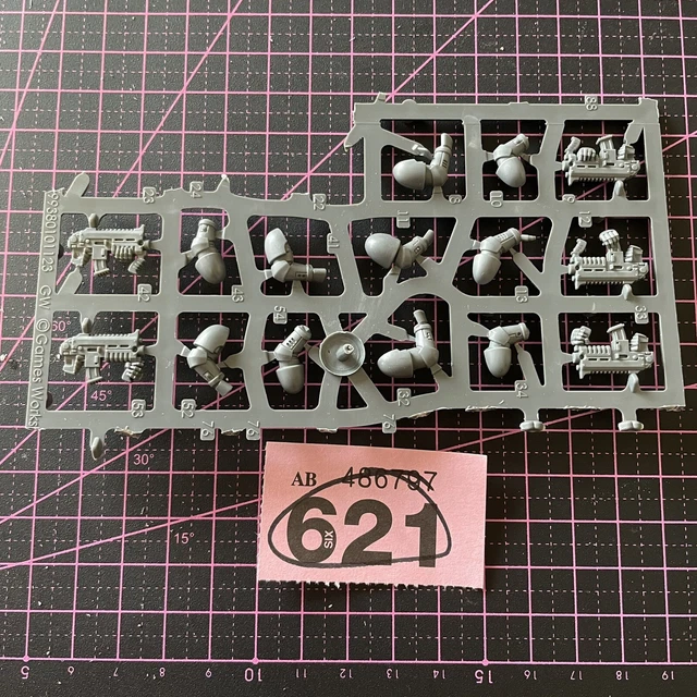 Warhammer 40K Space Marines Primaris Reivers – 6x Bolt Carbines (Bits, Unassembled)
