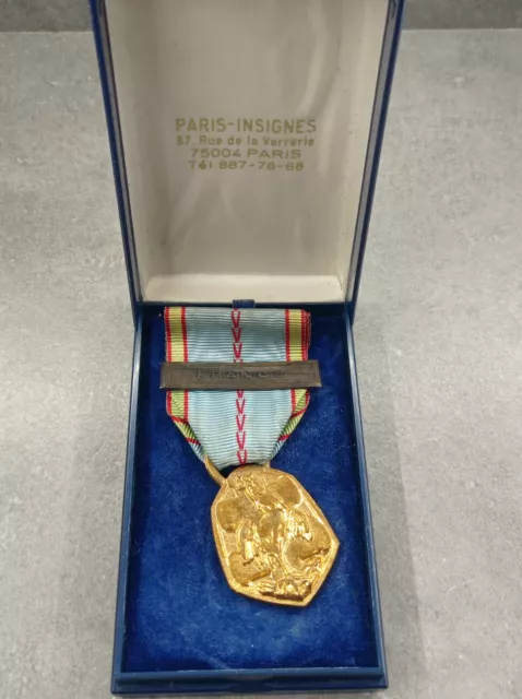 Medaille Dekoration Krieg 1939-1945 REF06471J