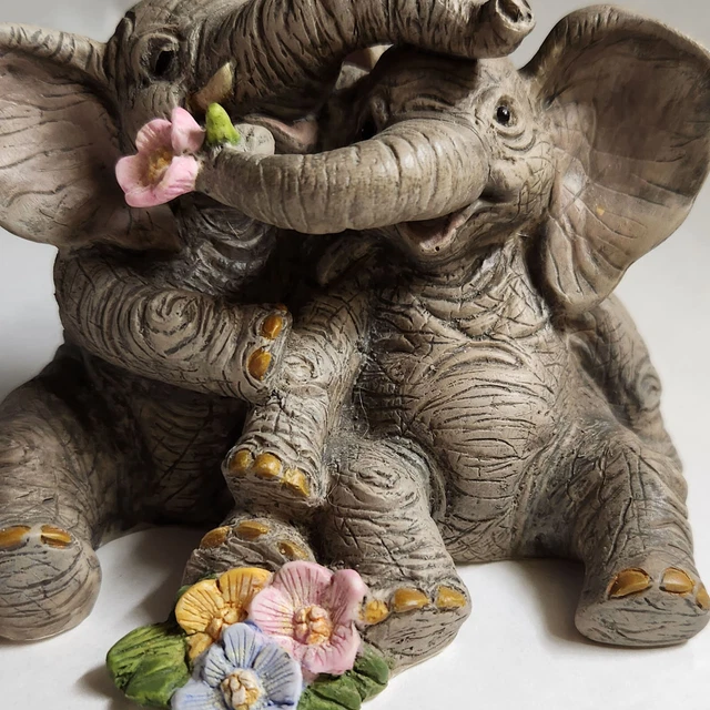 Elephant Figurine Lenox 'Elephant Sweethearts' 2004. W/Certificate of Authentica