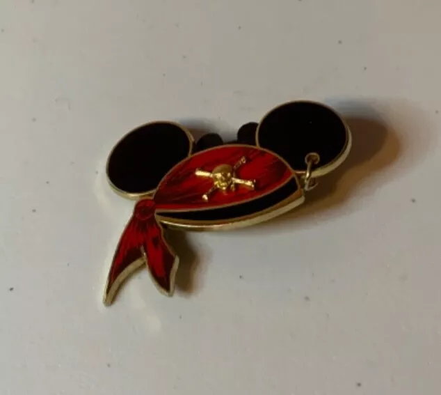 Pirates of the Carribean Walt Disney World Collectable Pin!