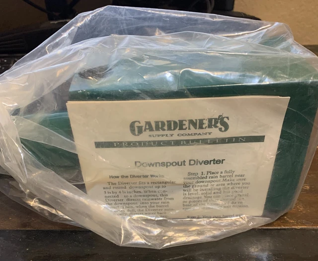 DOWNSPOUT DIVERTER GARDENER'S Supply Company Green Powdercoated Steel