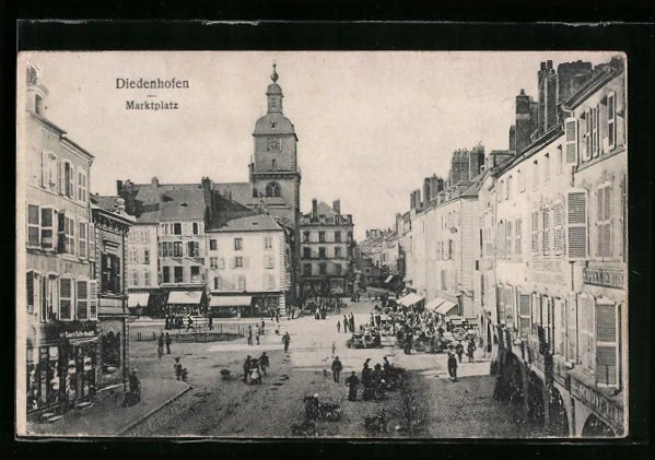 CPA Diedenhofen, Belebter la place du Marché 1918