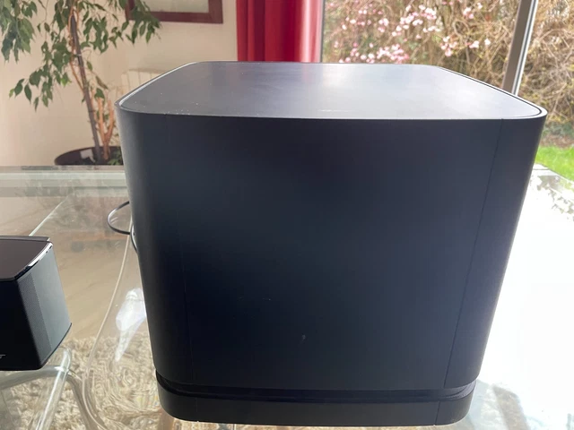 BARRE DE SON Bose Soundbar 700 noir+ caisson de basse + satéllites EUR