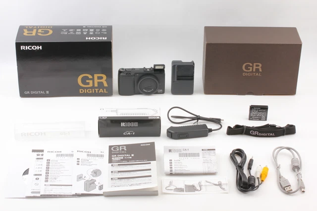 "Near MINT+++"RICOH GR Digital III Camera Black w / Battery Charger From JAPAN 3