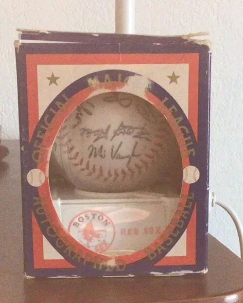 Boston Red Sox 1992 Facsimile Team Signed Baseball MLB - Roger Clemens