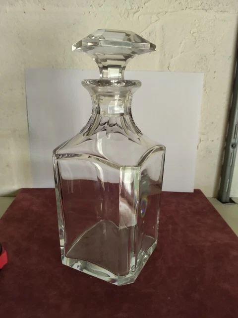Une Carafe A Whisky En Cristal De Baccarat Modele Perfection Signee Au Cachet