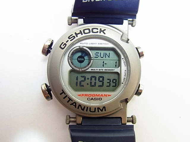時計 G-SHOCK FROGMAN DW-9900NK-2JR Used CASIO G-Shock DW-9900NK-2JR Frogman Rubber Quartz Watch