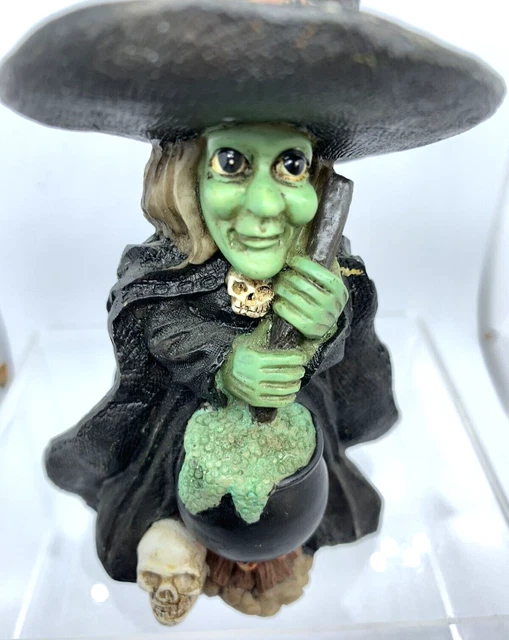 VINTAGE HALLOWEEN WITCH Figurine Joelson Industries Skull Cauldron 2000