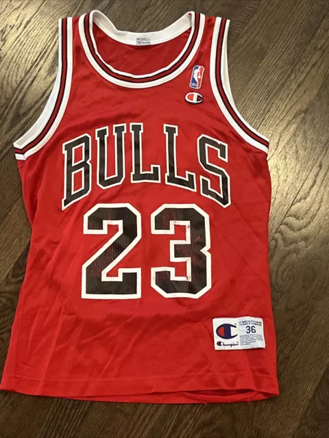 VINTAGE MICHAEL JORDAN Chicago Bulls Champion jersey mens size 36 ...
