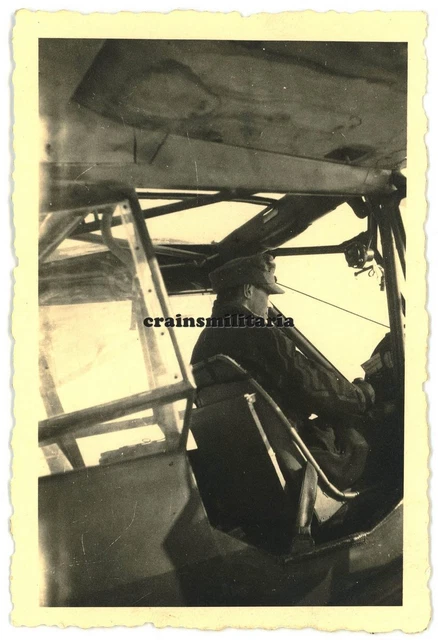 Orig. Foto Pilot in Fieseler Fi 156 Storch Flugzeug Cockpit in Ukraine 1943