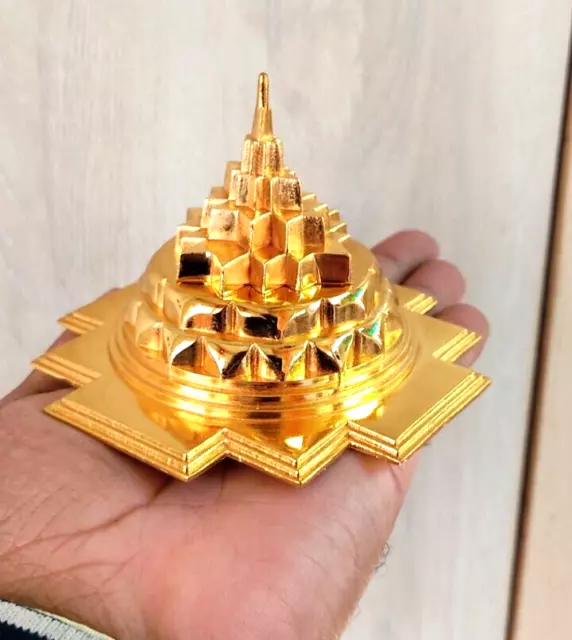 Maha Meru Shree Shri Yantra hecho con Ashtadhatu chapado en oro