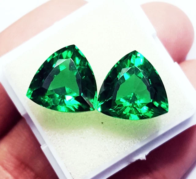 Alexandrite naturelle dé taillé trillion pierres précieuses en vrac