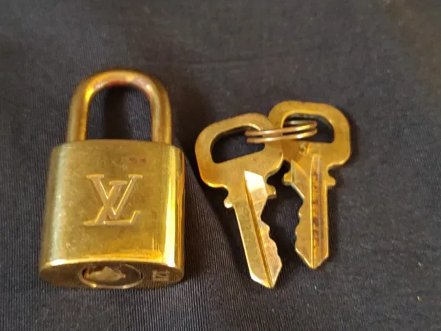 Authentic LOUIS VUITTON LV Lock & Key Padlock brass, Number matches-e1227-2