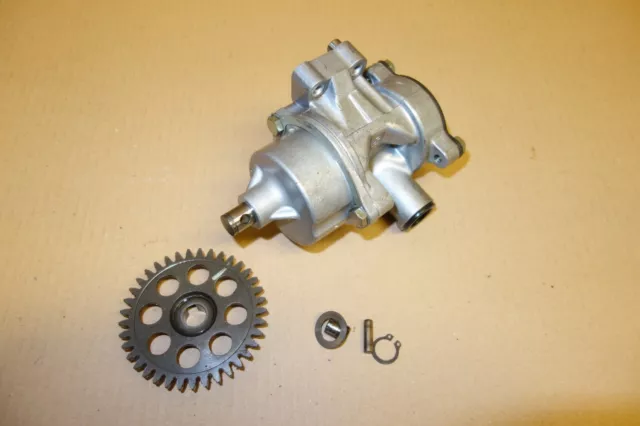 SUZUKI GSXR750 GSXR 750 slingshot 1988 1989 oil pump engine motor