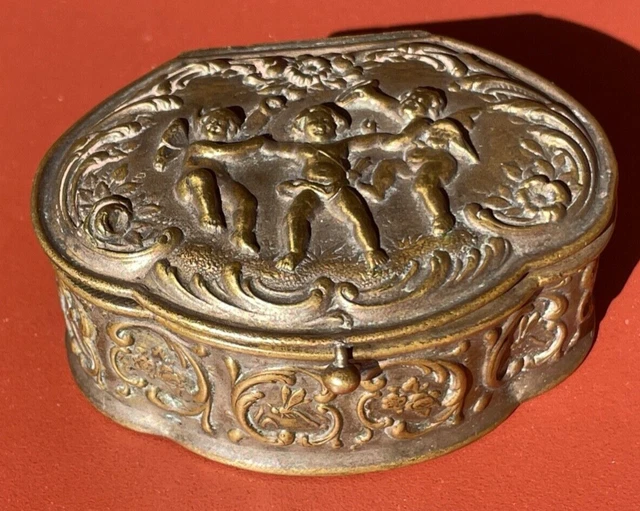Boite a bijoux ancienne en verre d'occasion - Collection