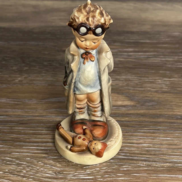 DOCTOR - HUMMEL Goebel Figurine #127 boy doll with goggles vintage ...