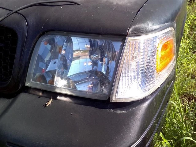 Driver Left Lower Control Arm Front Fits 95-02 CROWN VICTORIA 97584382