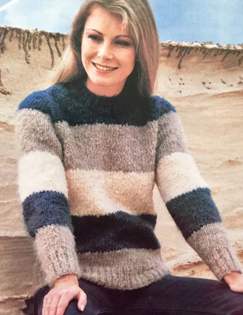 Cl18 - Knitting Pattern - Ladies Lady's Striped Crew Jumper / Sweater - 34-38"