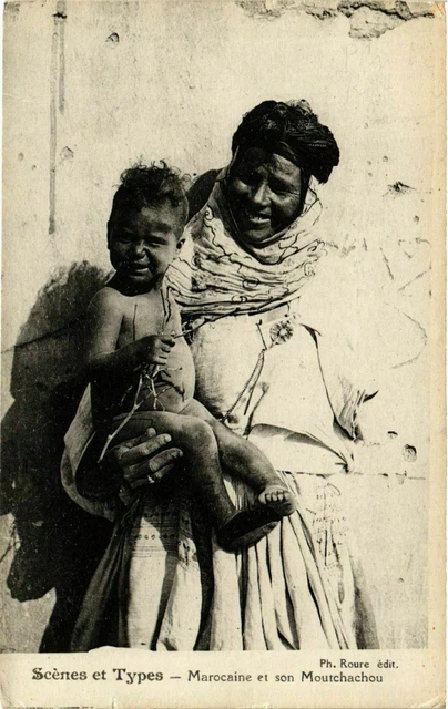 CPA AK Marocaine et son Moutchachou MAROC (824925)