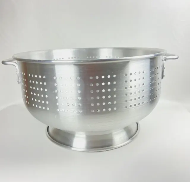 Thunder Group Colander 16 QT Aluminum Round with Handles and Base ALHDCO003