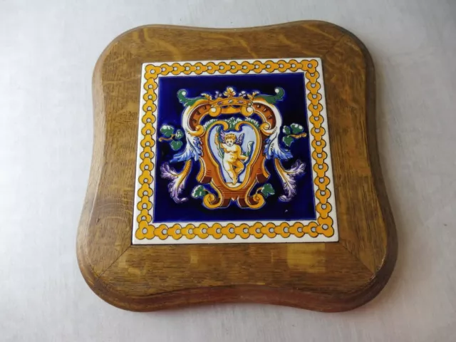 Ancien dessous de plat, décor renaissance, de Gien