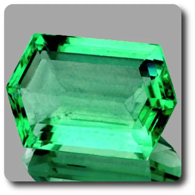 Fluorita Verde. 61.32 cts. VVS1. África