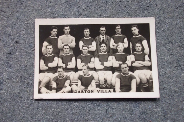 Pluck Famous Football Teams 1922/23 No 5 ASTON VILLA B/W Photo