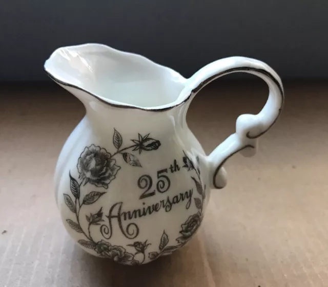 Petit pichet/crème en porcelaine vintage délicate 25e anniversaire véritable os