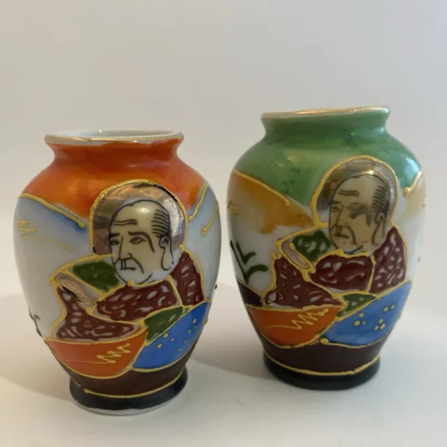 Vintage Pair Of Hand Painted Miniature Vase Made Occupied Japan. Approx 2.5 IN
