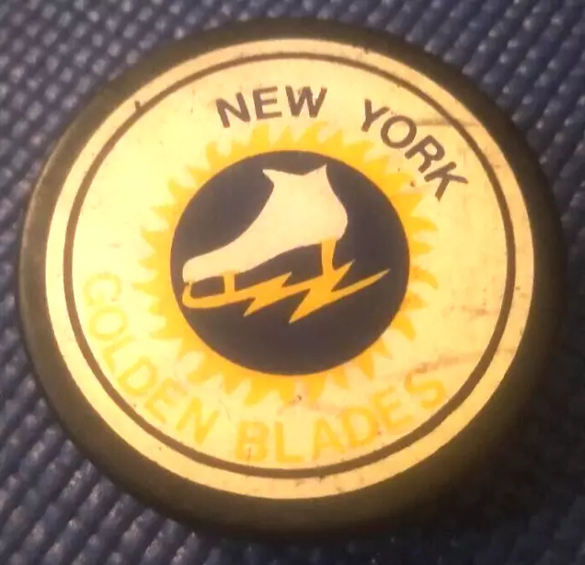 NEW YORK GOLDEN BLADES WHA Game Official Puck CANADA VICEROY 70s Vintage RARE