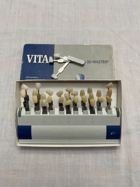 VITA Toothguide 3D Master with Bleached Shade Guide - B260SU