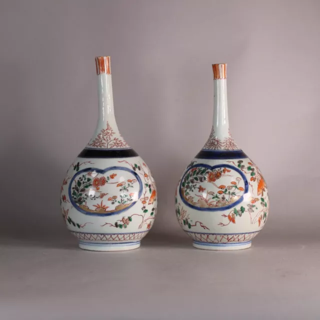 Pair of Japanese Imari bottle vases, Edo Period, early 18th century