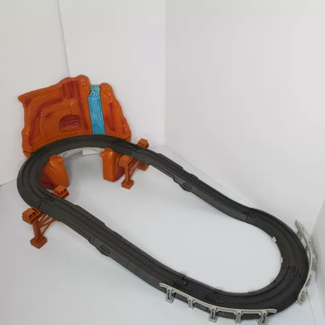 Geotrax Train DISNEY CARS Radiator Spring Lookout Mountain With Tracks