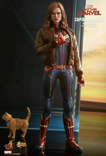 Hot Toys Captain Marvel Deluxe Version 1/6 Scale 12 inch Action Figure - MMS522
