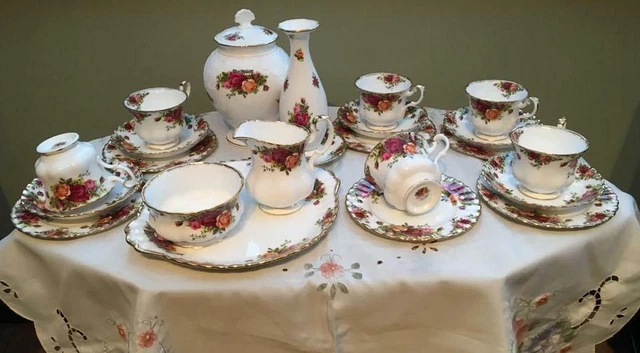 VINTAGE ROYAL ALBERT Original Backstamp Old Country Roses Tea Set £52. ...