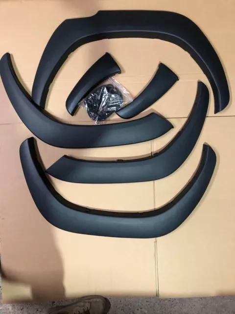 Passa al mouse sullo zoom Ne hai uno da vendere? Vendilo da solo si adatta al parafango Toyota Hilux Revo f