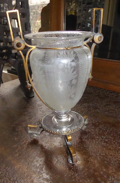 Vase en cristal gravé empire monture bronze XIXe Baccarat